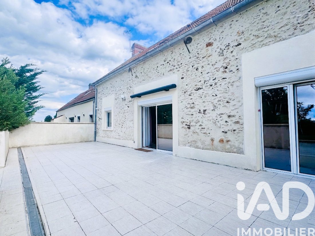 House in Bazoches-sur-Guyonne, Ile-de-France, France 3 - 17897215