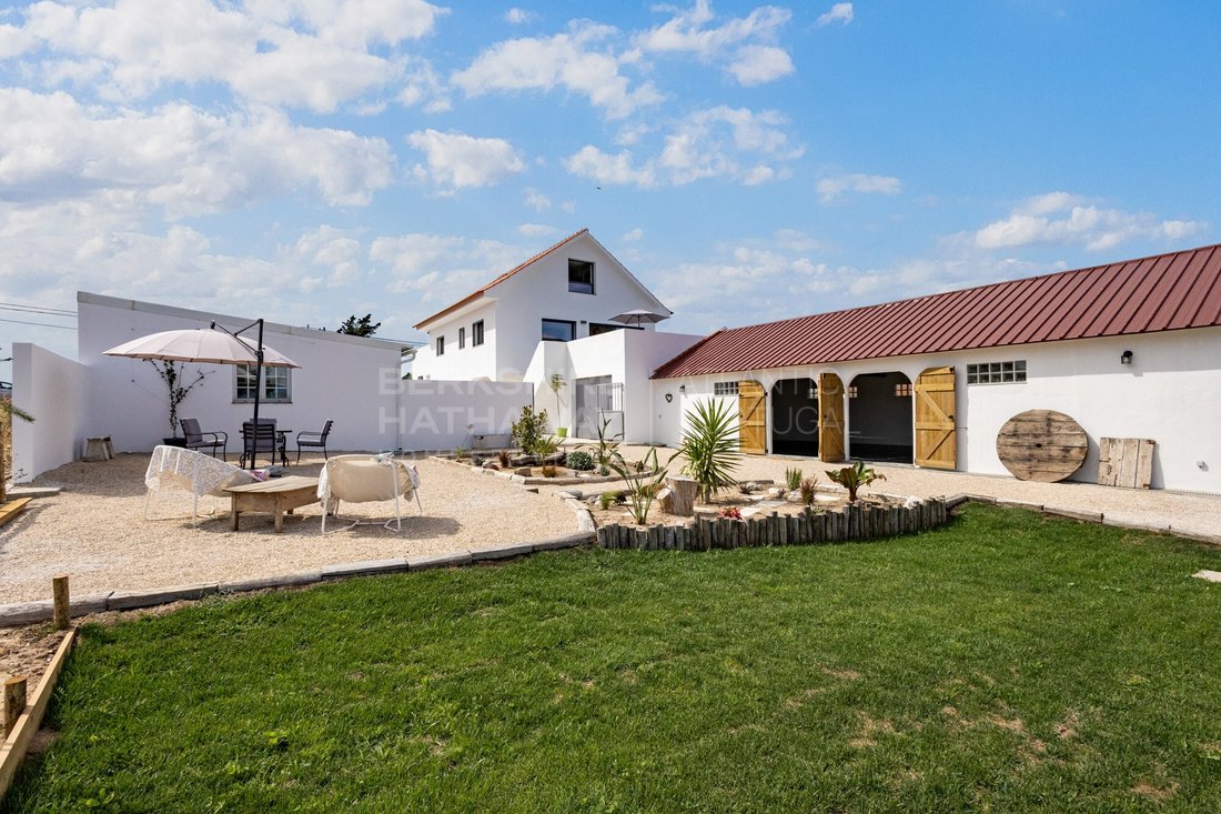 Finca in Santa Maria, Sao Pedro e Sobral da Lagoa, Leiria District, Portugal 1 - 18510111