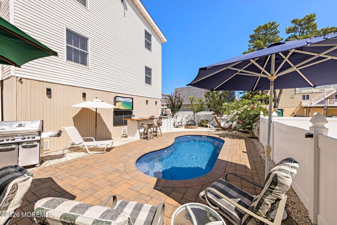 House in Ship Bottom, New Jersey, United States 3 - 18521103