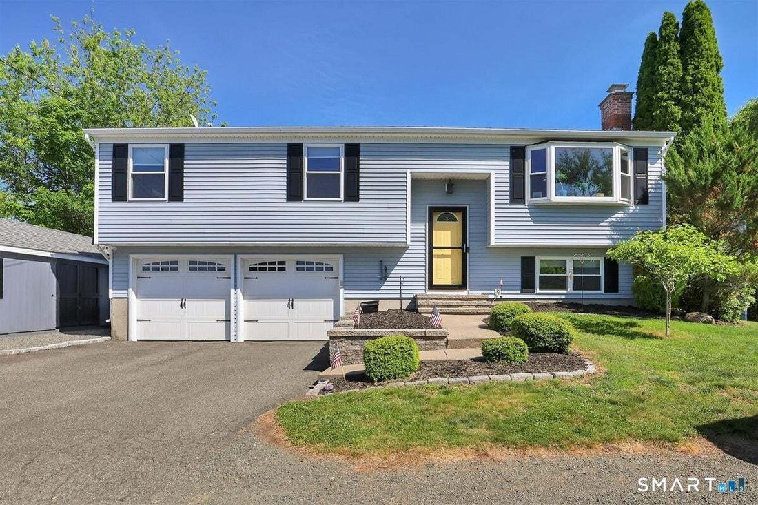House in Wallingford, Connecticut, United States 2 - 18181685