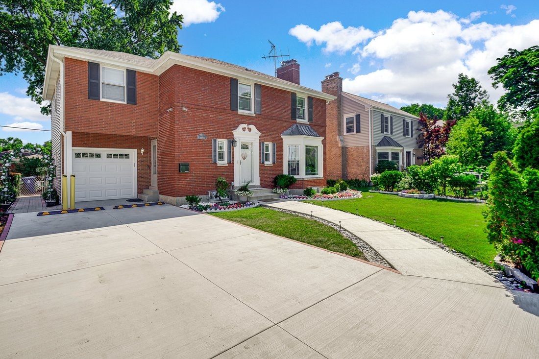 House in Mount Prospect, Illinois, United States 4 - 18512037