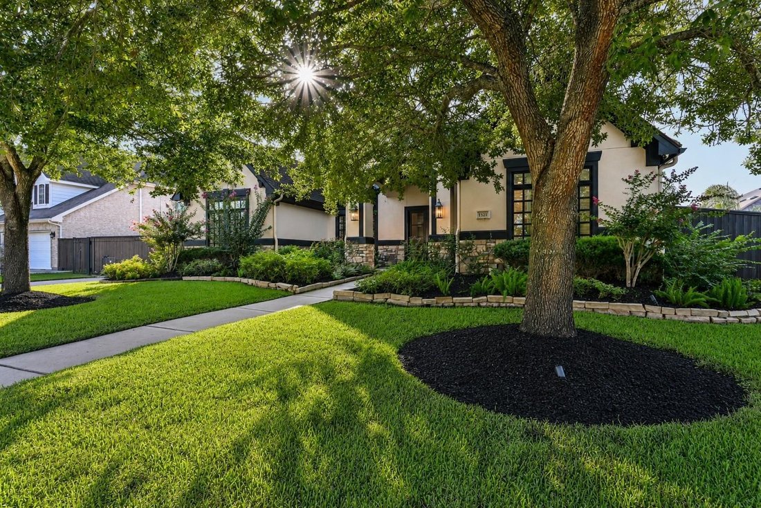 House in Friendswood, Texas, United States 2 - 18512528
