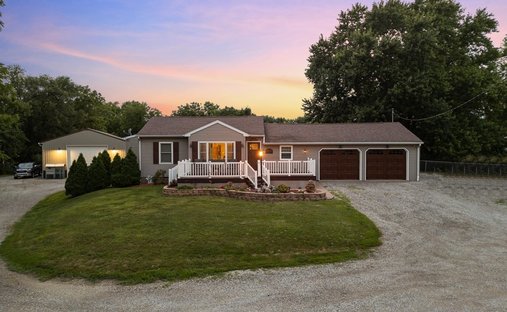 Casa a Blue Grass, Iowa, Stati Uniti 1
