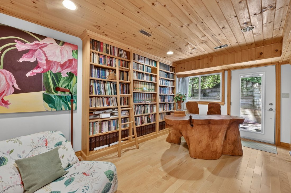 House in Tiny, Ontario, Canada 5 - 18514378