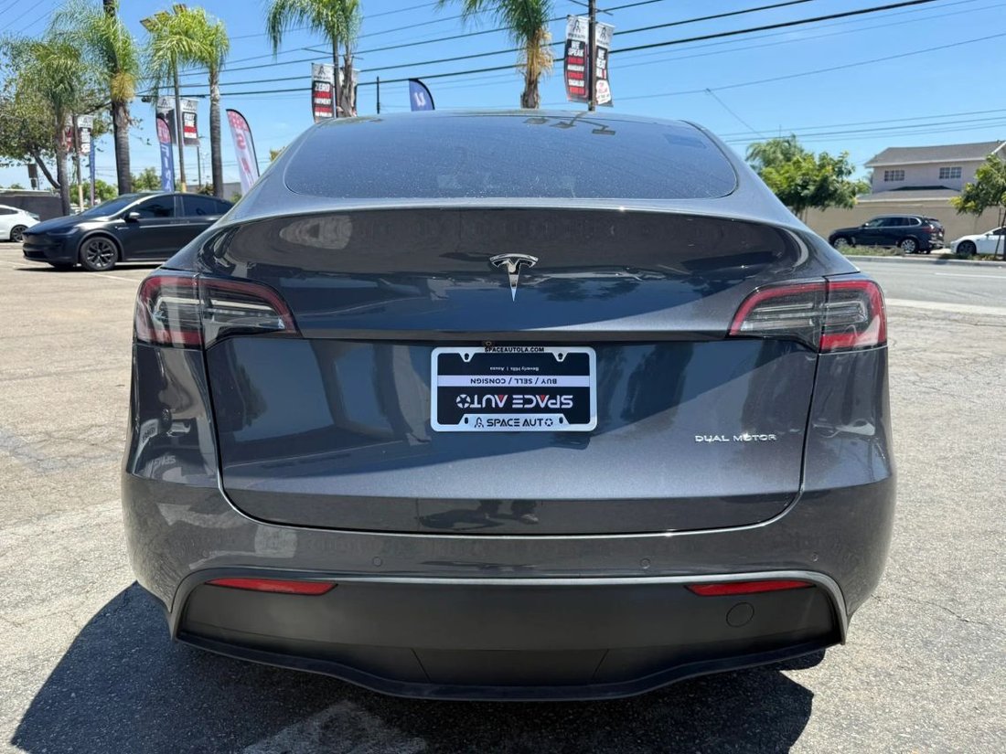 Suv in Azusa, CA, United States 5 - 18516429