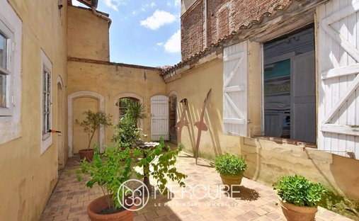 Townhouse in Dieupentale, Occitania, France 1