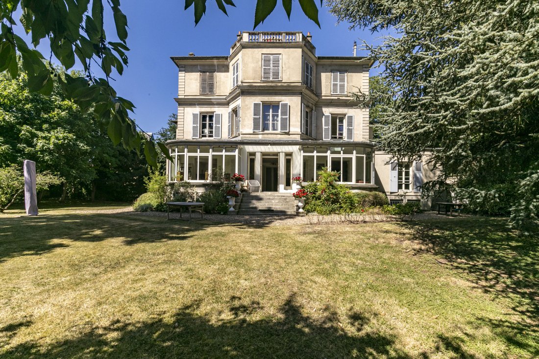 Apartment in Forêt, Saint-Germain-en-Laye, France 2 - 18511727