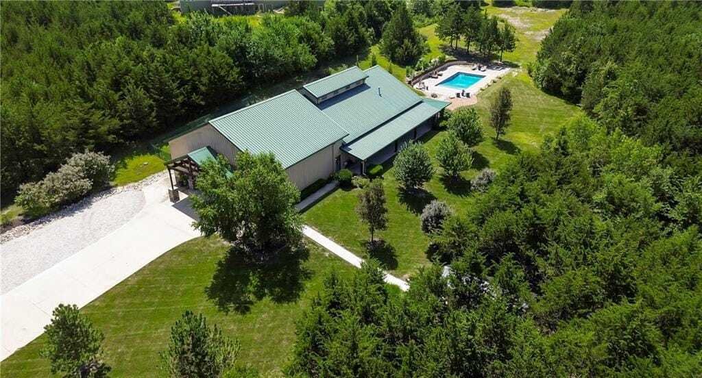 House in De Soto, Kansas, United States 1 - 18522570