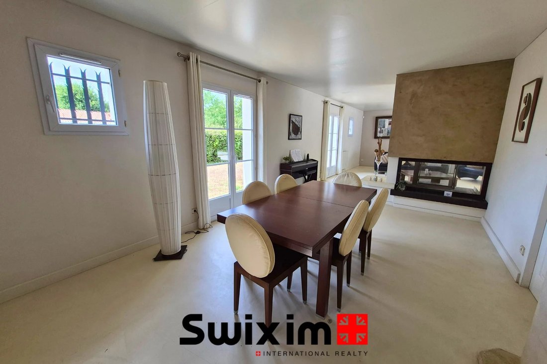 House in Saint-Medard-en-Jalles, Nouvelle-Aquitaine, France 2 - 18509680