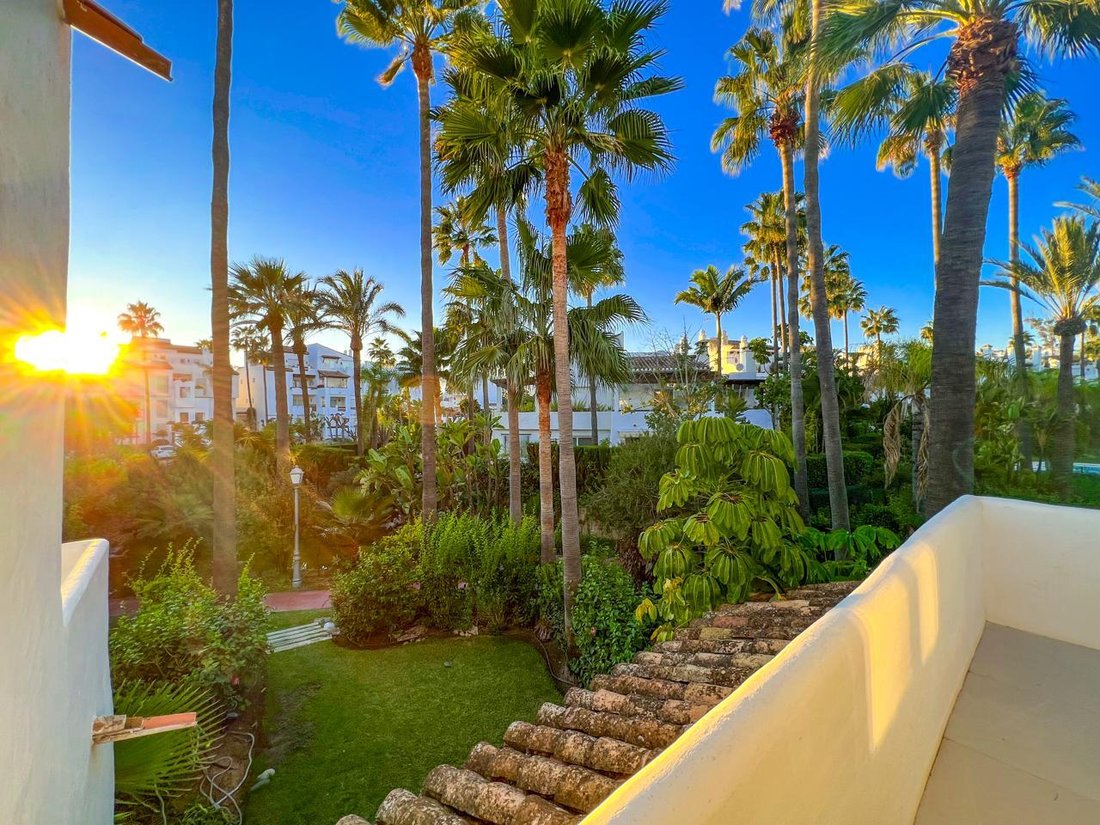Townhouse in Estepona, Andalusia, Spain 2 - 18513505