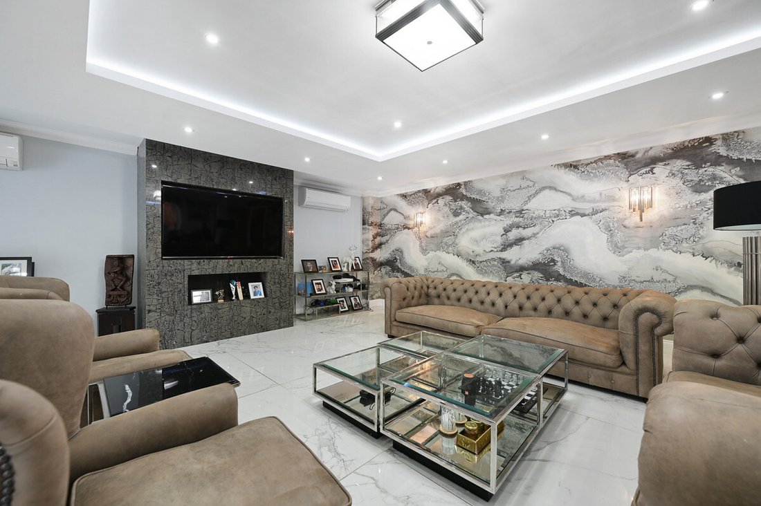 House in Bushey, Hertsmere, England 4 - 18515558
