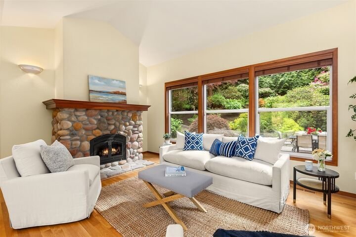 House in Bainbridge Island, Washington, United States 4 - 18514813
