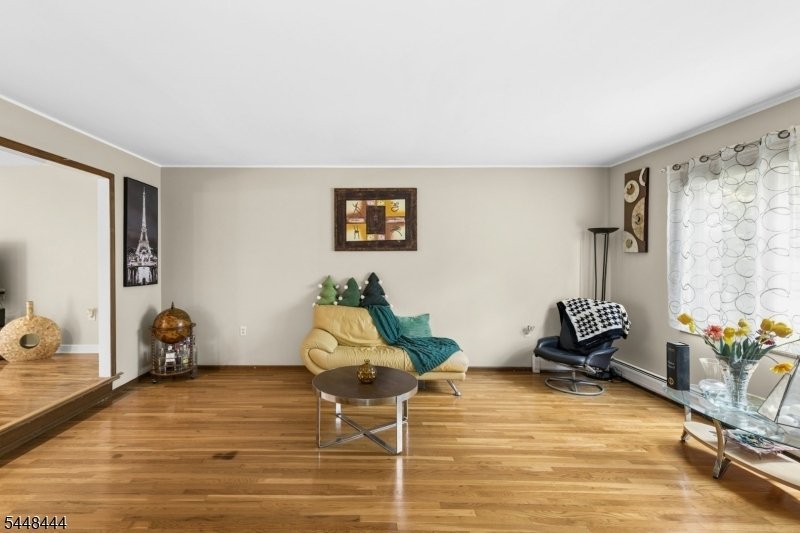 House in Marlboro Township, New Jersey, United States 5 - 18515345