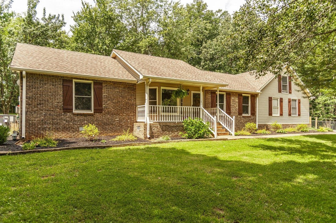 House in White House, Tennessee, United States 1 - 18509480