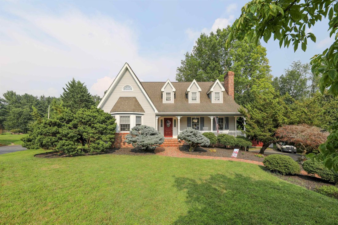 House in Fishersville, Virginia, United States 1 - 17774520