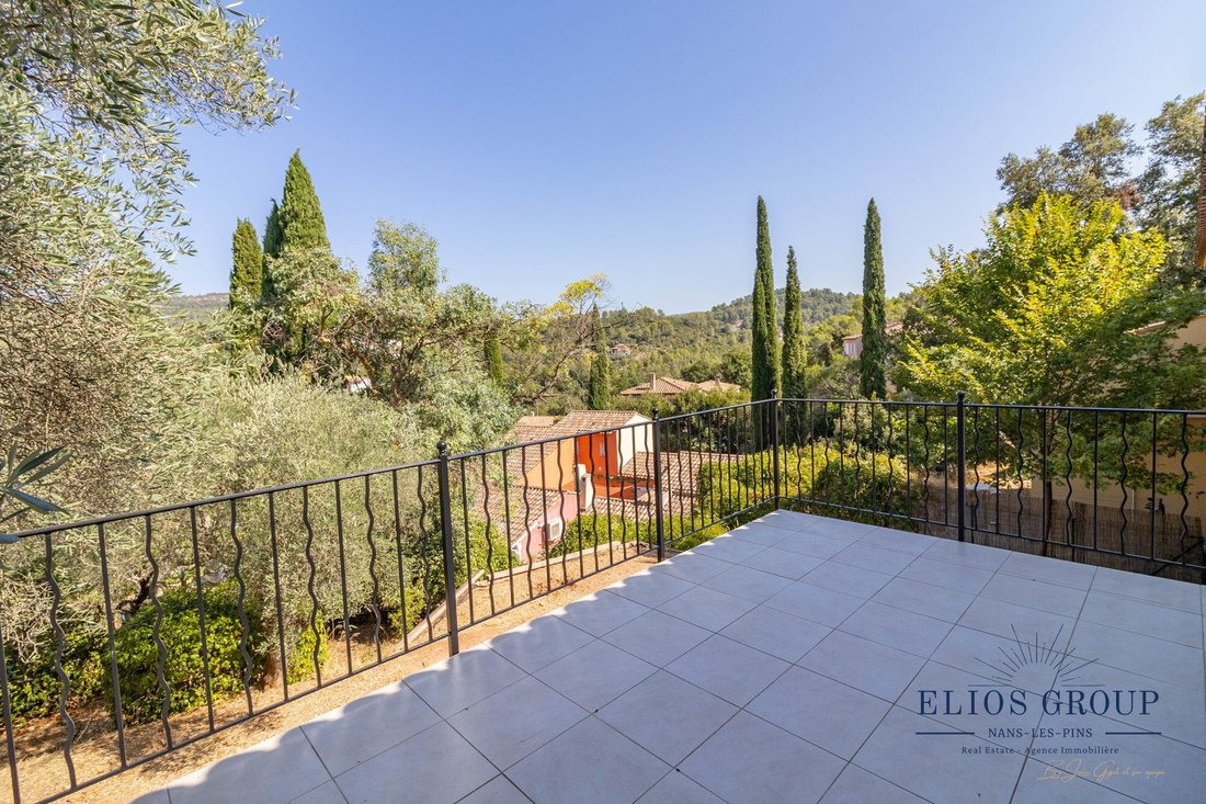 Villa in Solliès-Toucas, Provence-Alpes-Côte d'Azur, France 2 - 18514674