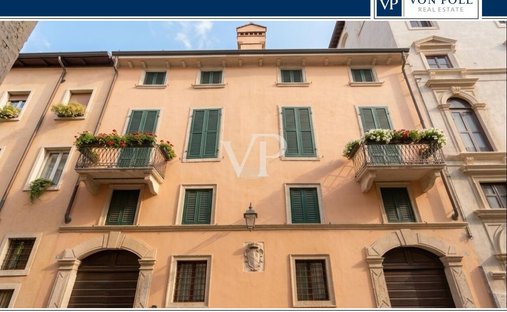 Villa in Center, Verona, Veneto 1