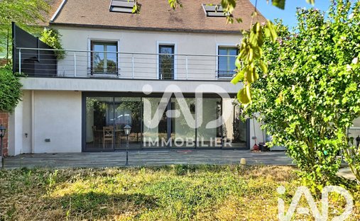 House in Ozouer-le-Voulgis, Ile-de-France, France 1