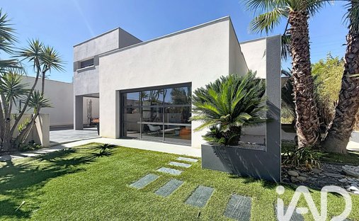 House in Croix de Poumeyrac, Beziers, France 1
