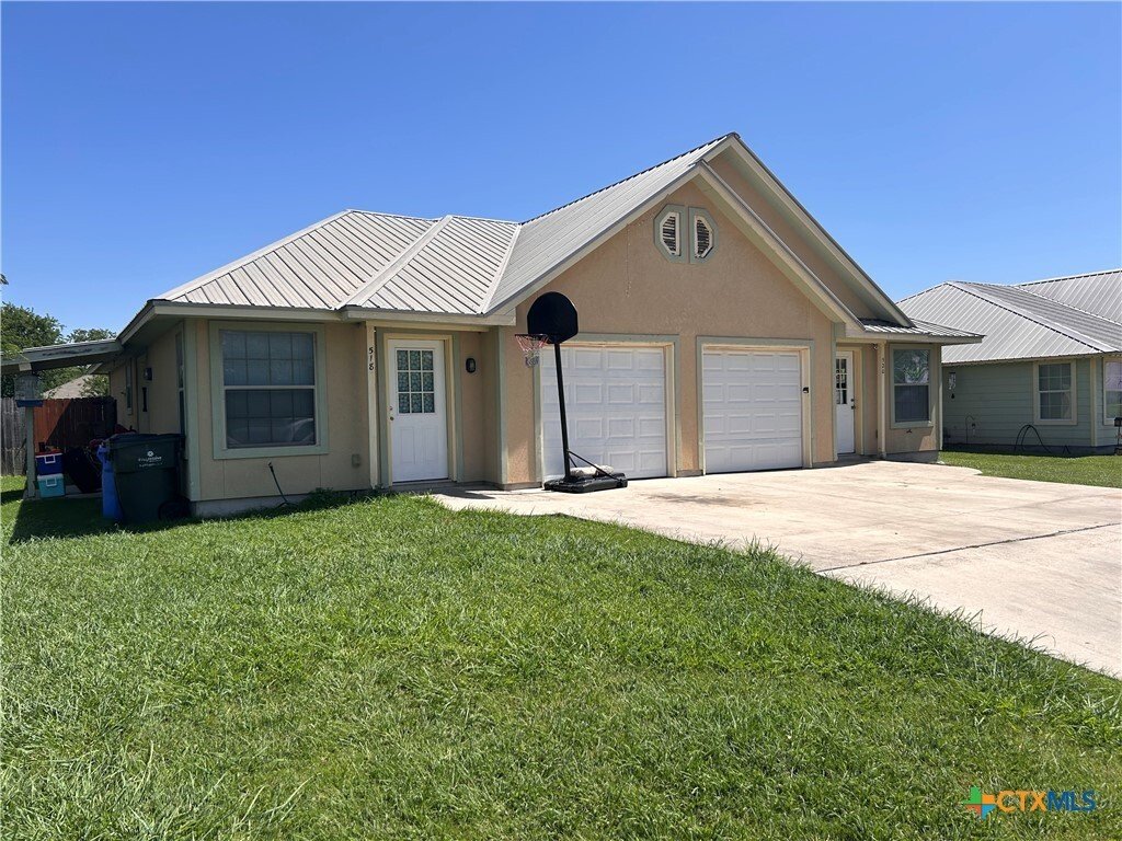 House in Seguin, Texas, United States 1 - 18511177