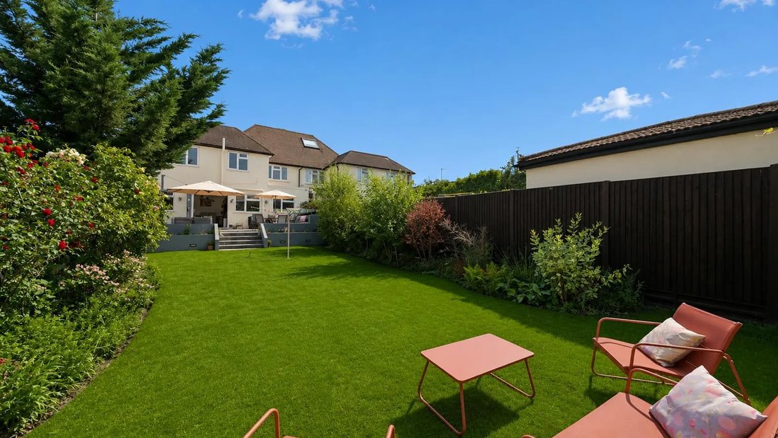 House in Ickenham, Hillingdon, England 2 - 18510952