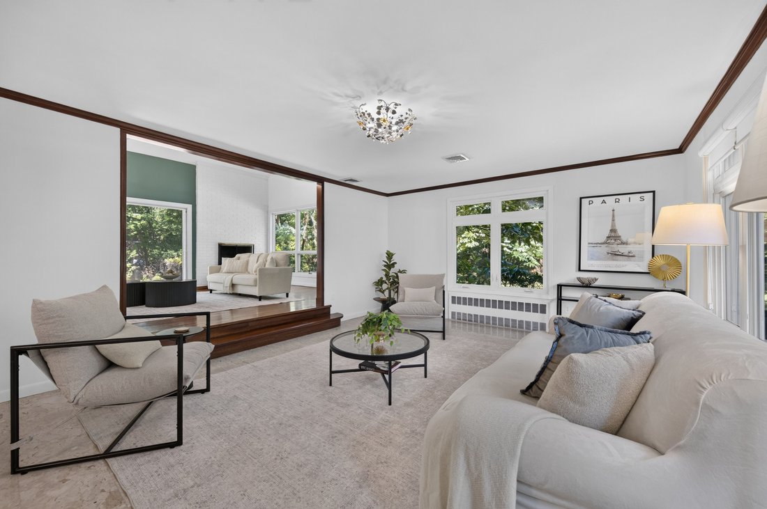 Manhasset, New York, United States 5 - 18516760