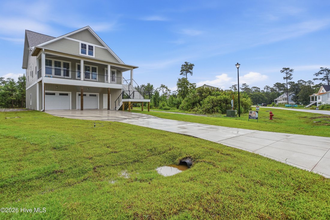 House in North Topsail Beach, North Carolina, United States 2 - 17194609