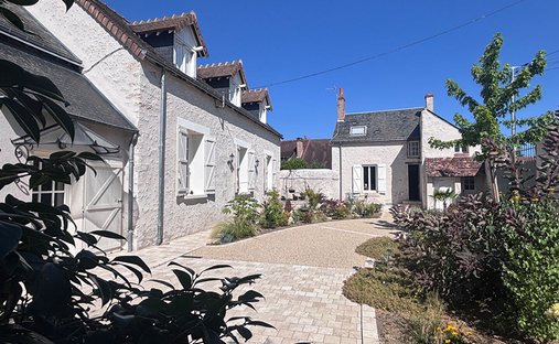 Villa in Saint-Denis-sur-Loire, Centre-Val de Loire, France 1