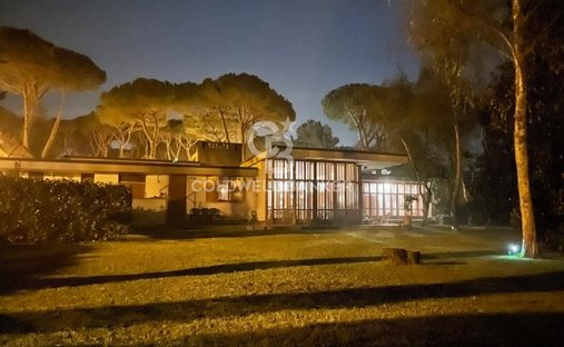 Villa in Ronchi, Massa, Italien 1