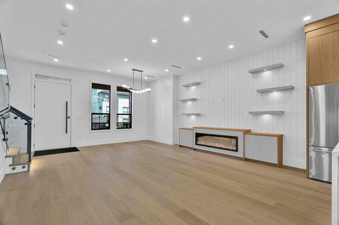 House in Surrey, British Columbia, Canada 5 - 18522613