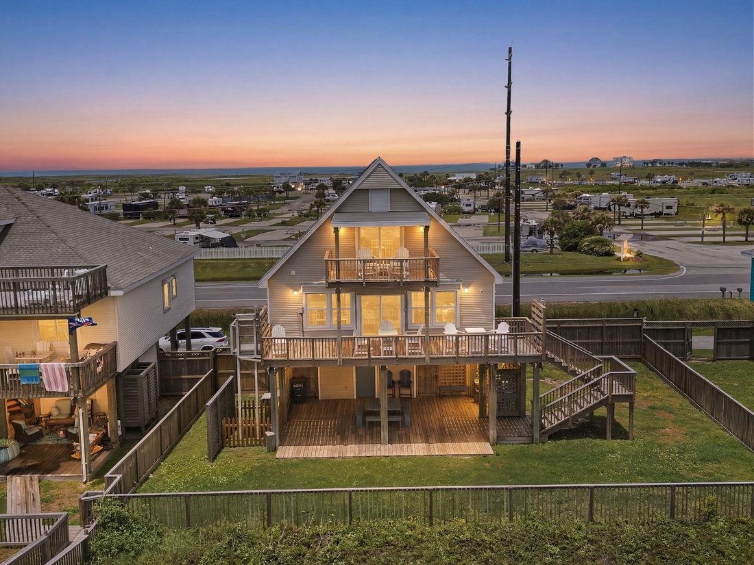 House in Galveston, Texas, United States 2 - 18519074