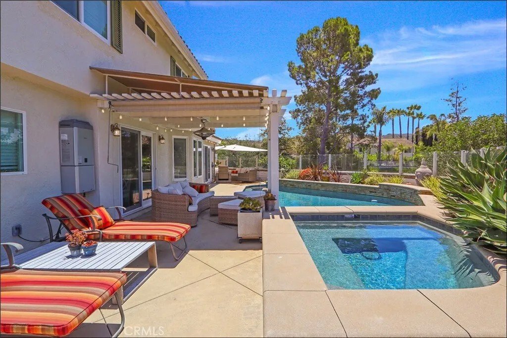 Aliso Viejo, California, United States 4 - 18513101