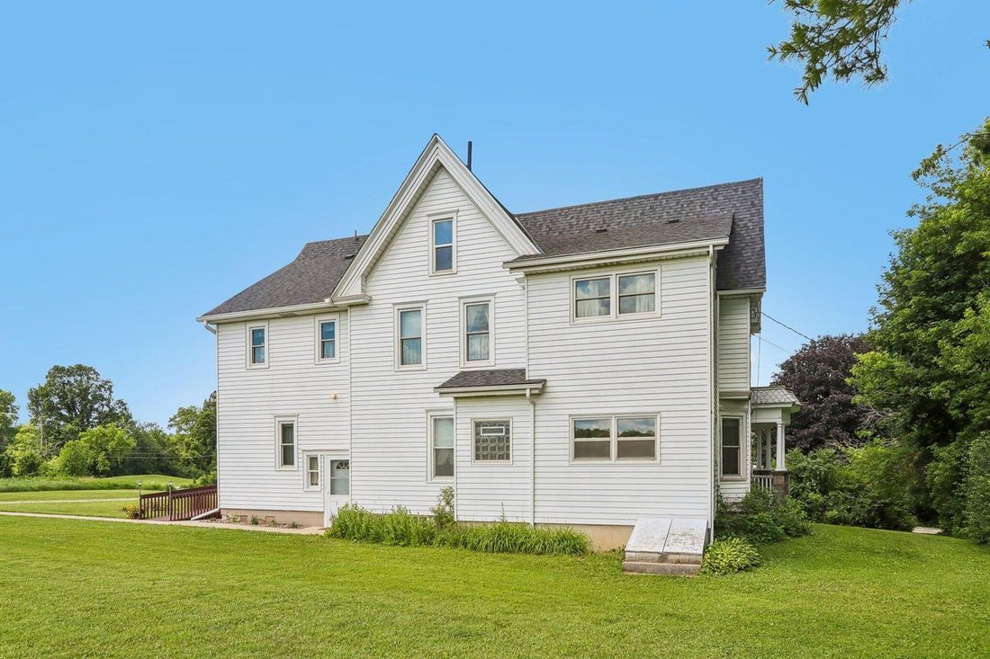 House in Jackson, Wisconsin, United States 4 - 18511448