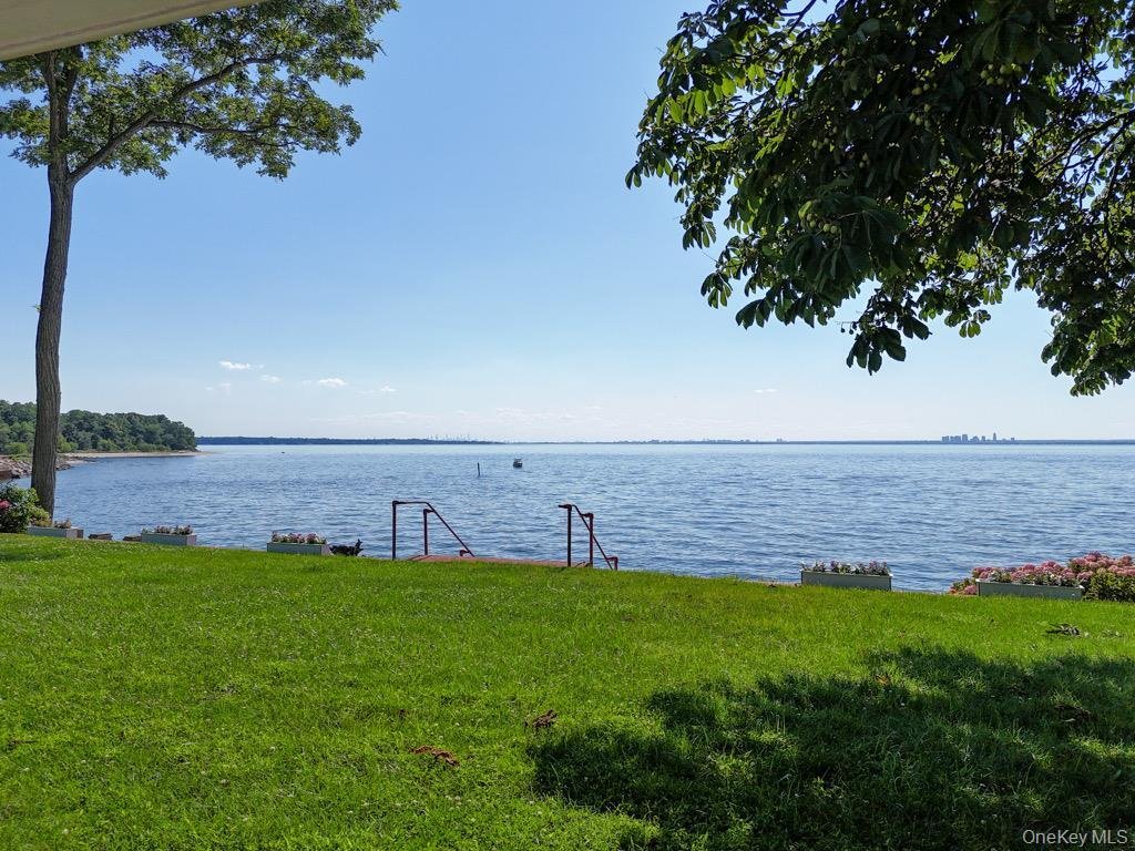 House in Glen Cove, New York, United States 2 - 18511028
