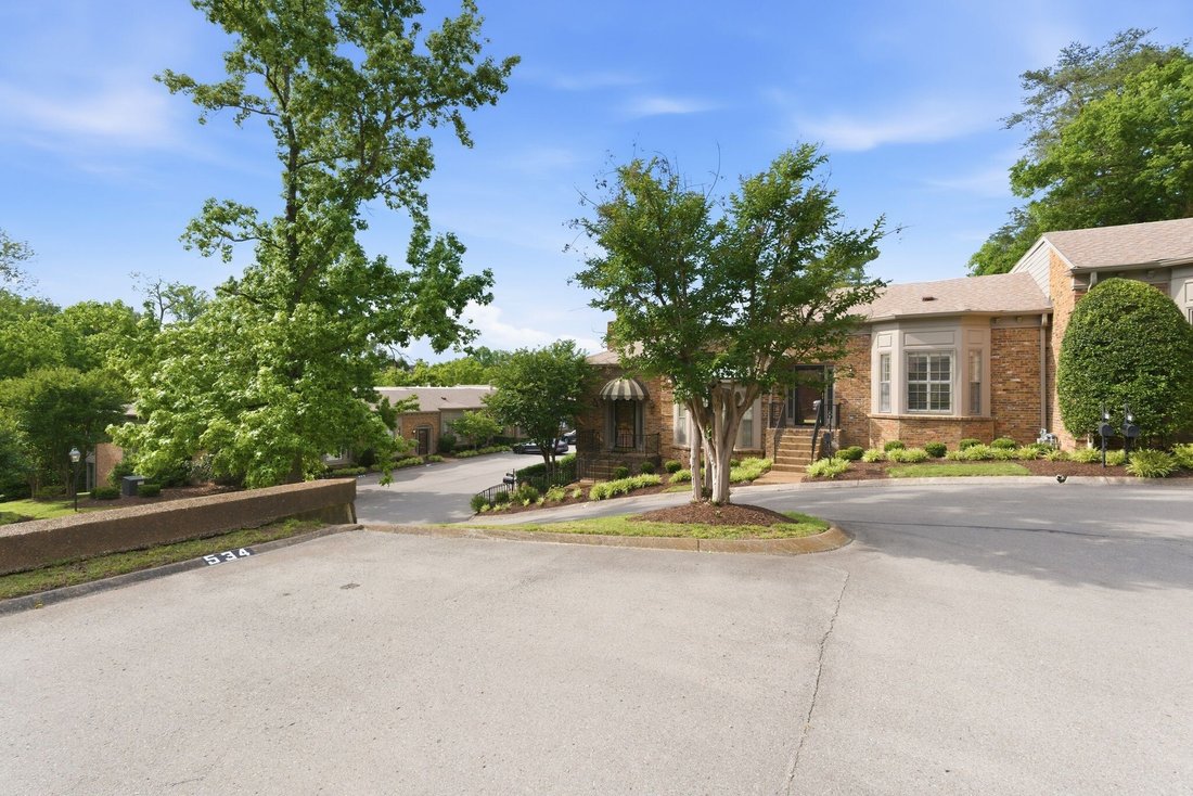 Townhouse in Forest Hills, Tennessee, United States 1 - 18508580