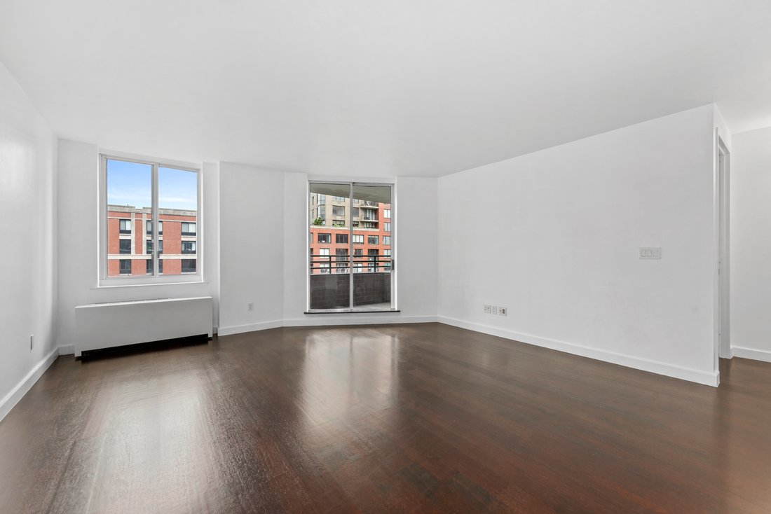 New York, New York, United States 1 - 18519243