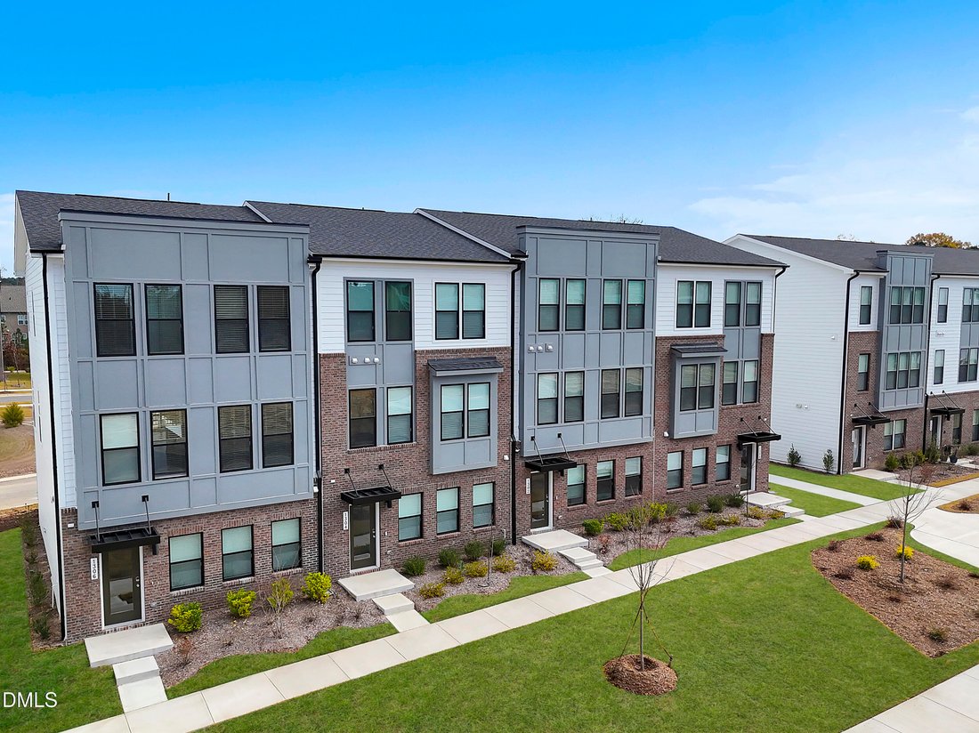Townhouse in Cary, North Carolina, United States 1 - 18450338
