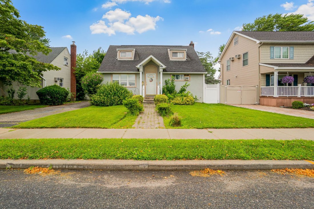 House in Hicksville, New York, United States 4 - 18510719