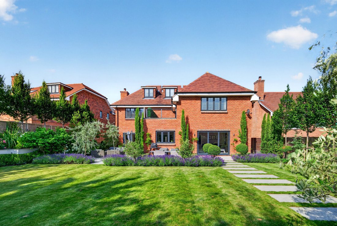 House in Upton Grey, England 2 - 18515564