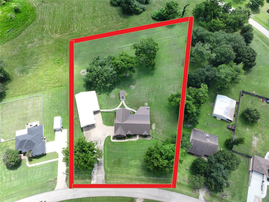 House in Angleton, Texas, United States 5 - 18512633