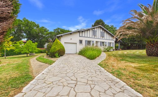 Villa in Anglet, Nouvelle-Aquitaine, France 1
