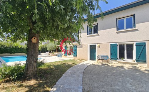 Haus in Francheville le Haut-Bruissin, Francheville, Frankreich 1