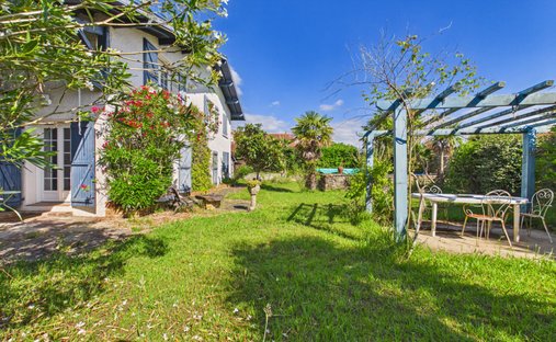 Villa in Saint-Pierre-d'Irube, Nouvelle-Aquitaine, France 1