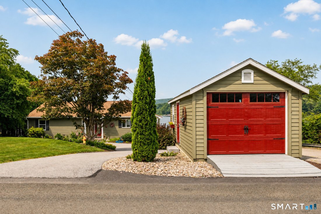 House in Torrington, Connecticut, United States 3 - 17942390