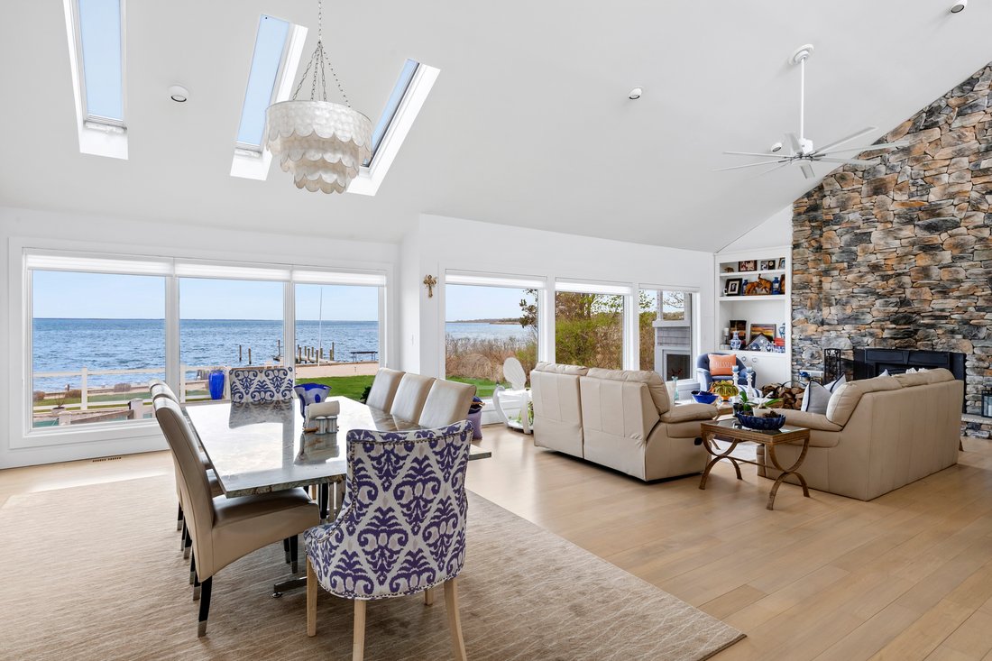 House in Center Moriches, New York, United States 1 - 17862060