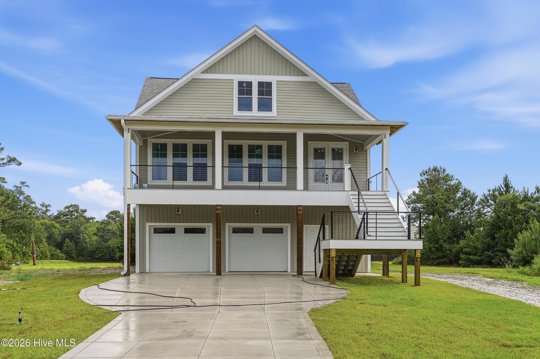 House in North Topsail Beach, North Carolina, United States 1 - 17194609