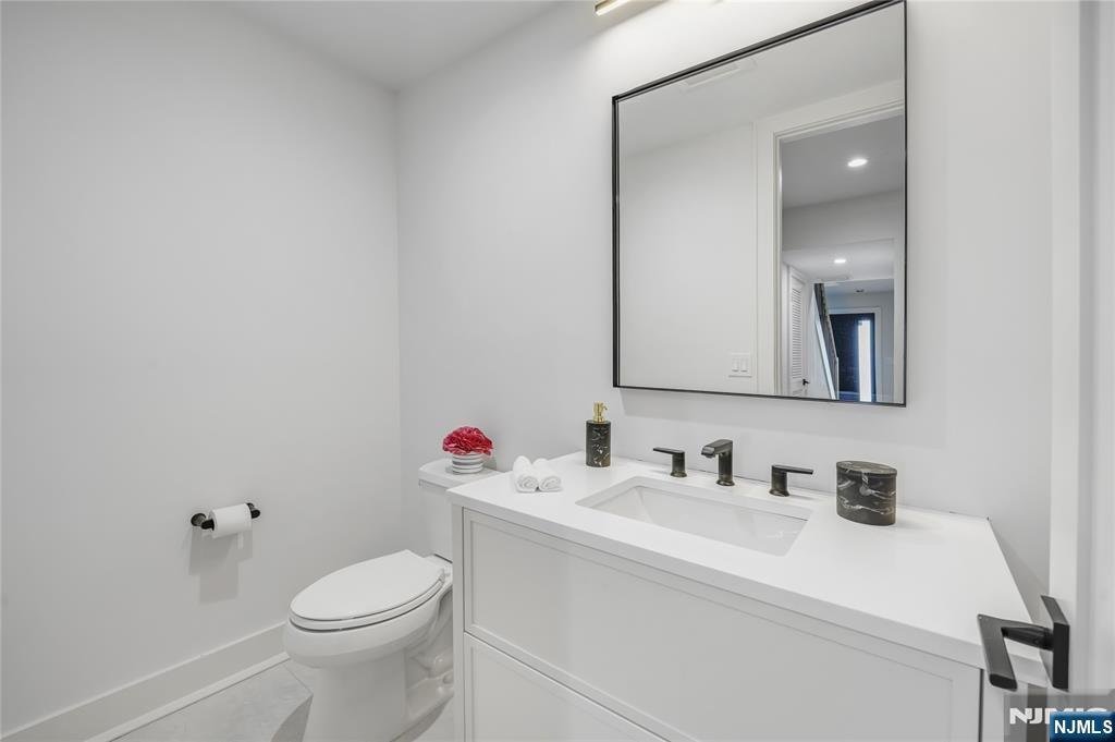 Condo in Leonia, New Jersey, United States 3 - 18509422