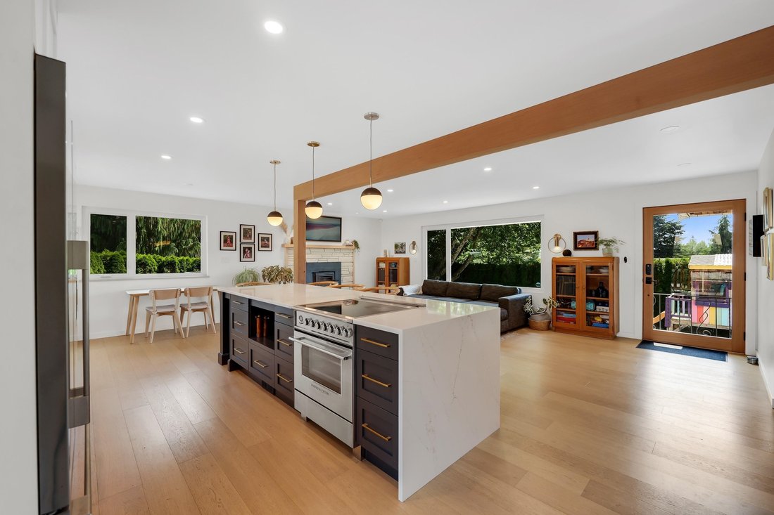 House in Squamish, British Columbia, Canada 3 - 18522615