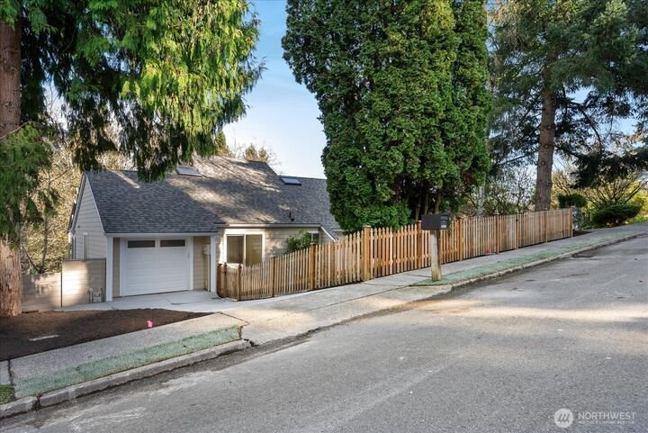 House in Lake Forest Park, Washington, United States 3 - 18520045
