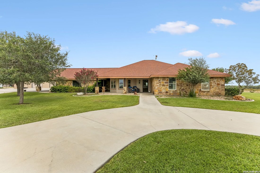 Farm Ranch in Gillett, Texas, United States 3 - 18518882